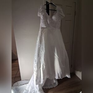 Elegant White Lace Wedding Dress 18W